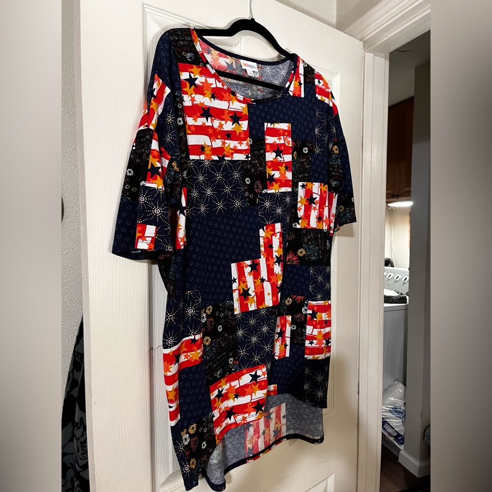 Like New - 4th of July Top- Irma Lularoe